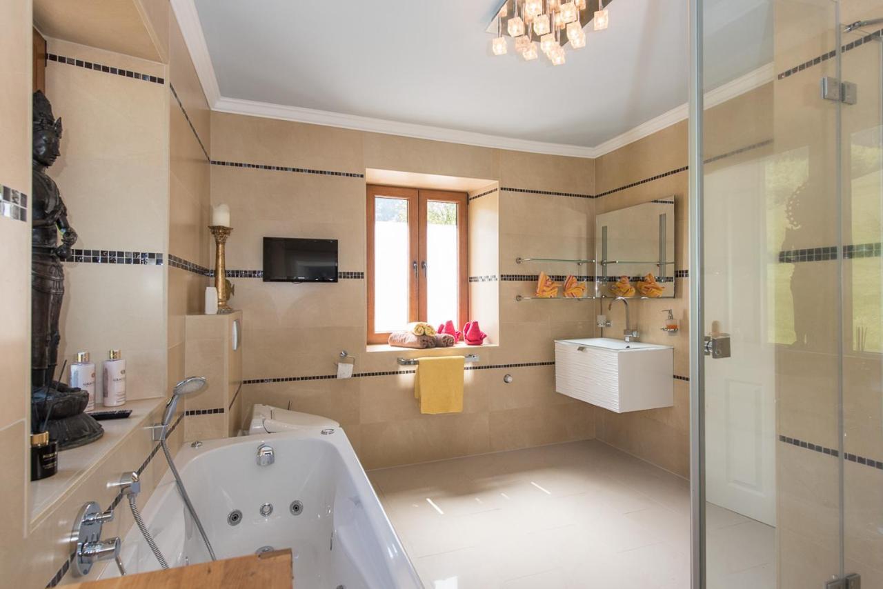 Ferienhaus Kappel Mit Pool Freiburg im Breisgau Dış mekan fotoğraf
